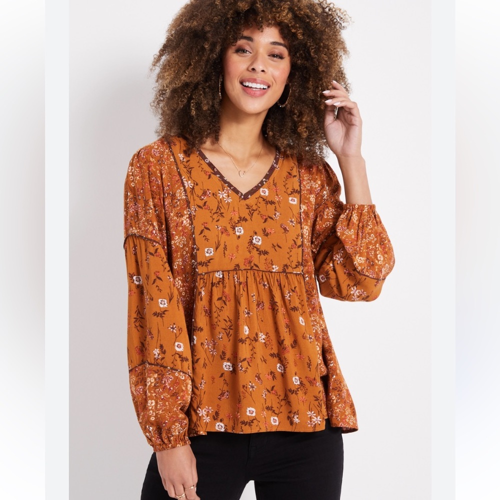 Maurices Boho Gold Floral V Neck Top M Boho Hippie